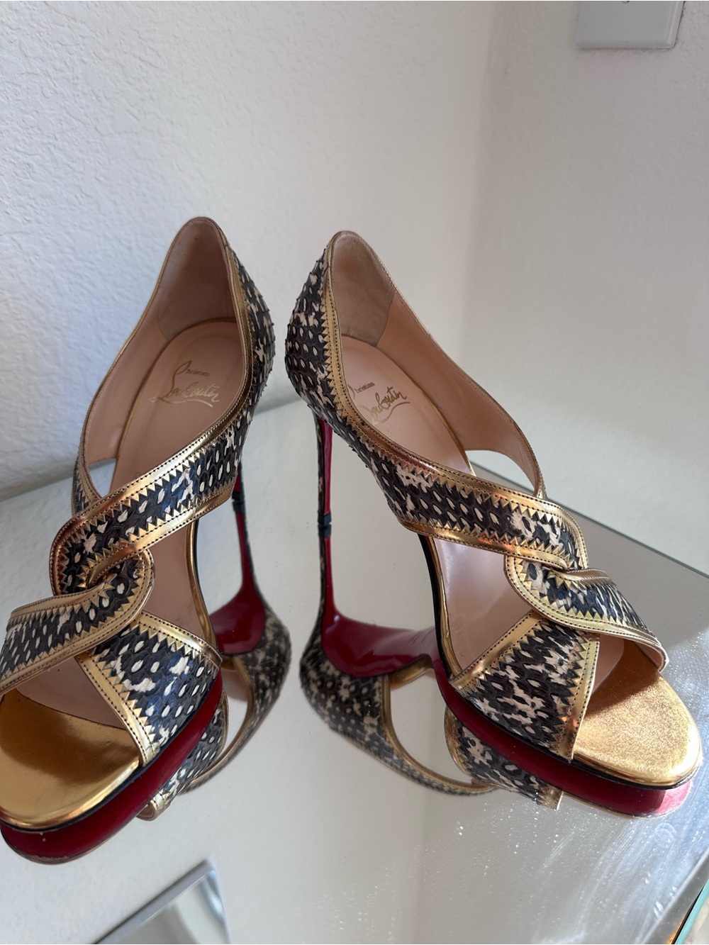 High-Heel Sandals in Black, Gold and Red